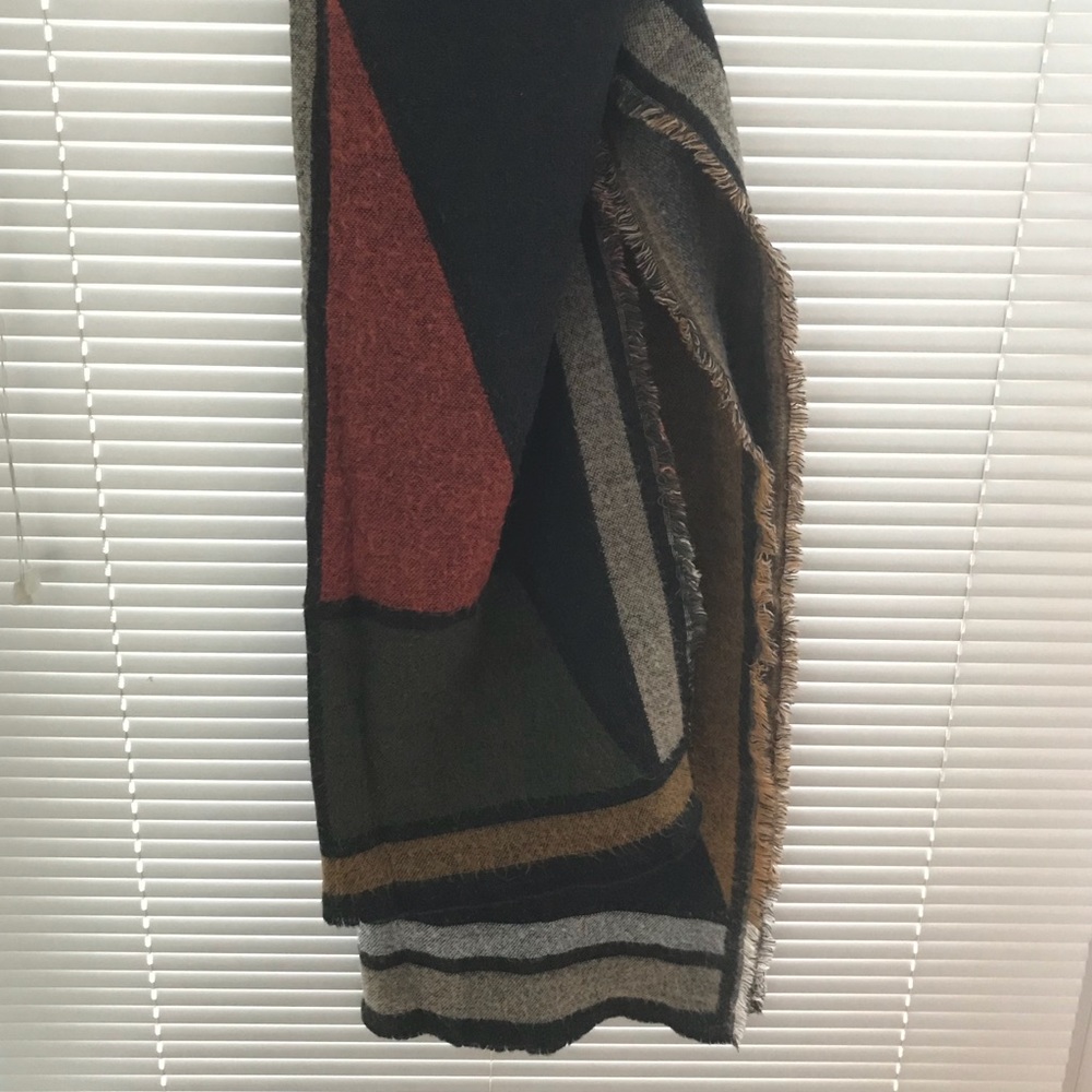 Zara Multicolored Geometric Scarf 🧣